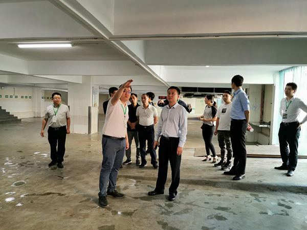 消防知識 丨 全樓在燃燒！33層建筑深夜起火，高層火災到底該如何逃生？